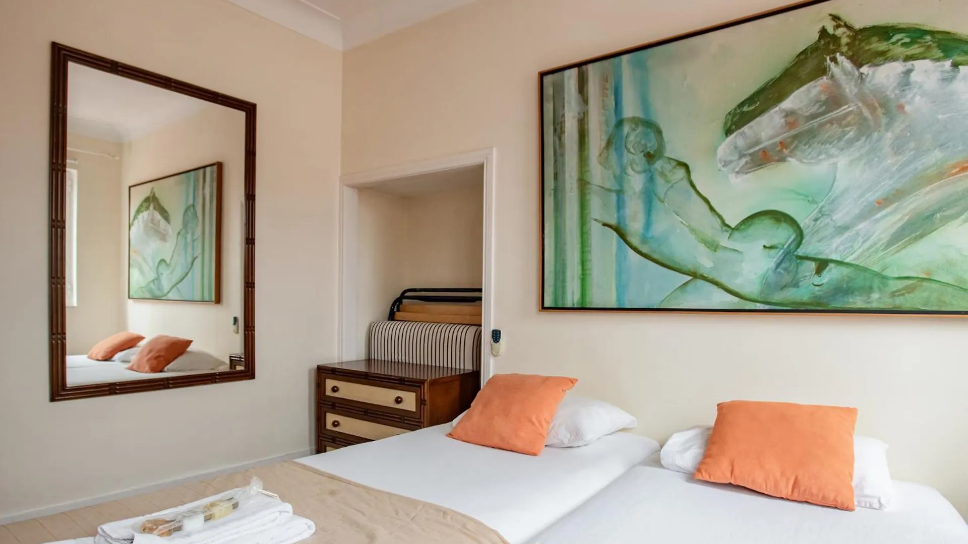 Large Family Flat In Campo De Ourique Hotel Lissabon Portugal