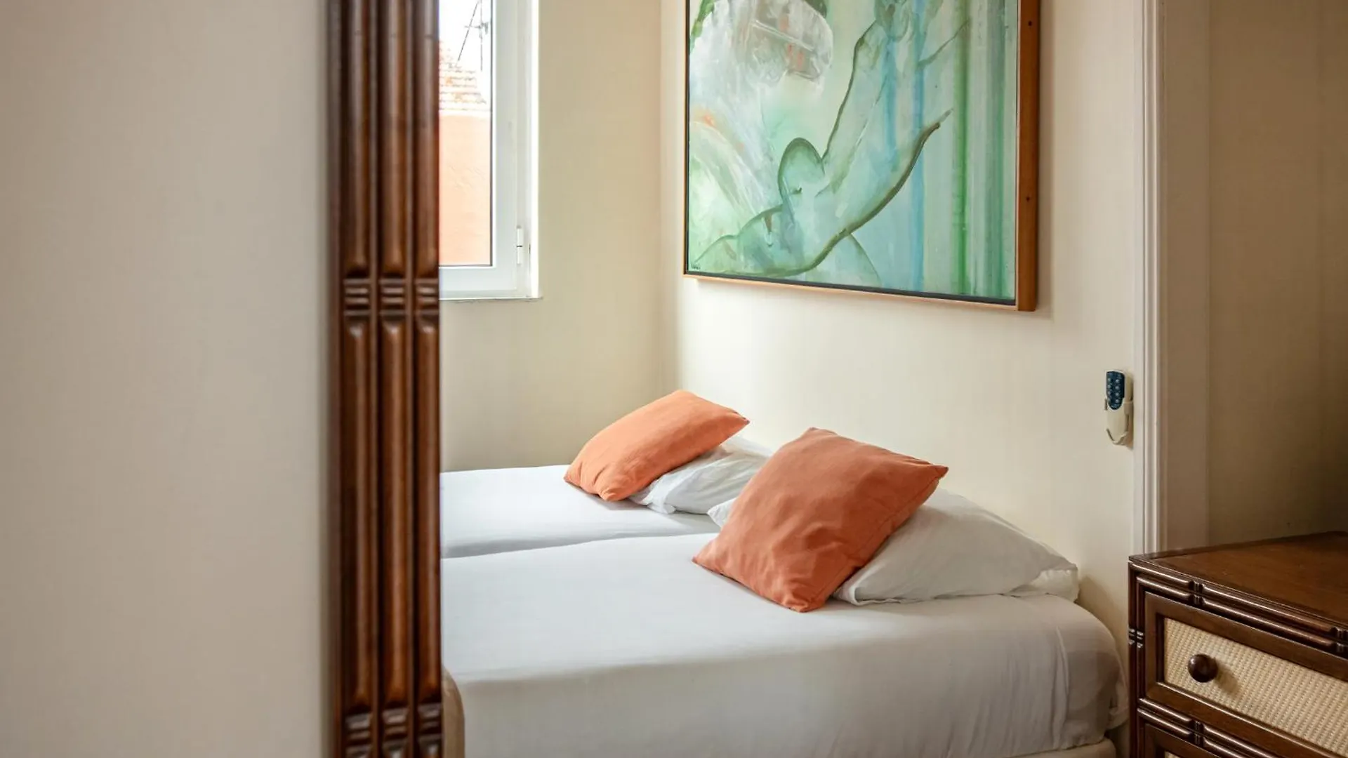 Large Family Flat In Campo De Ourique Hotel Lissabon Herberg