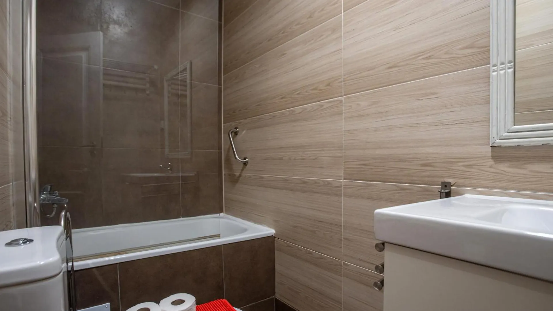 Large Family Flat In Campo De Ourique Hotel Lissabon 0*,  Portugal