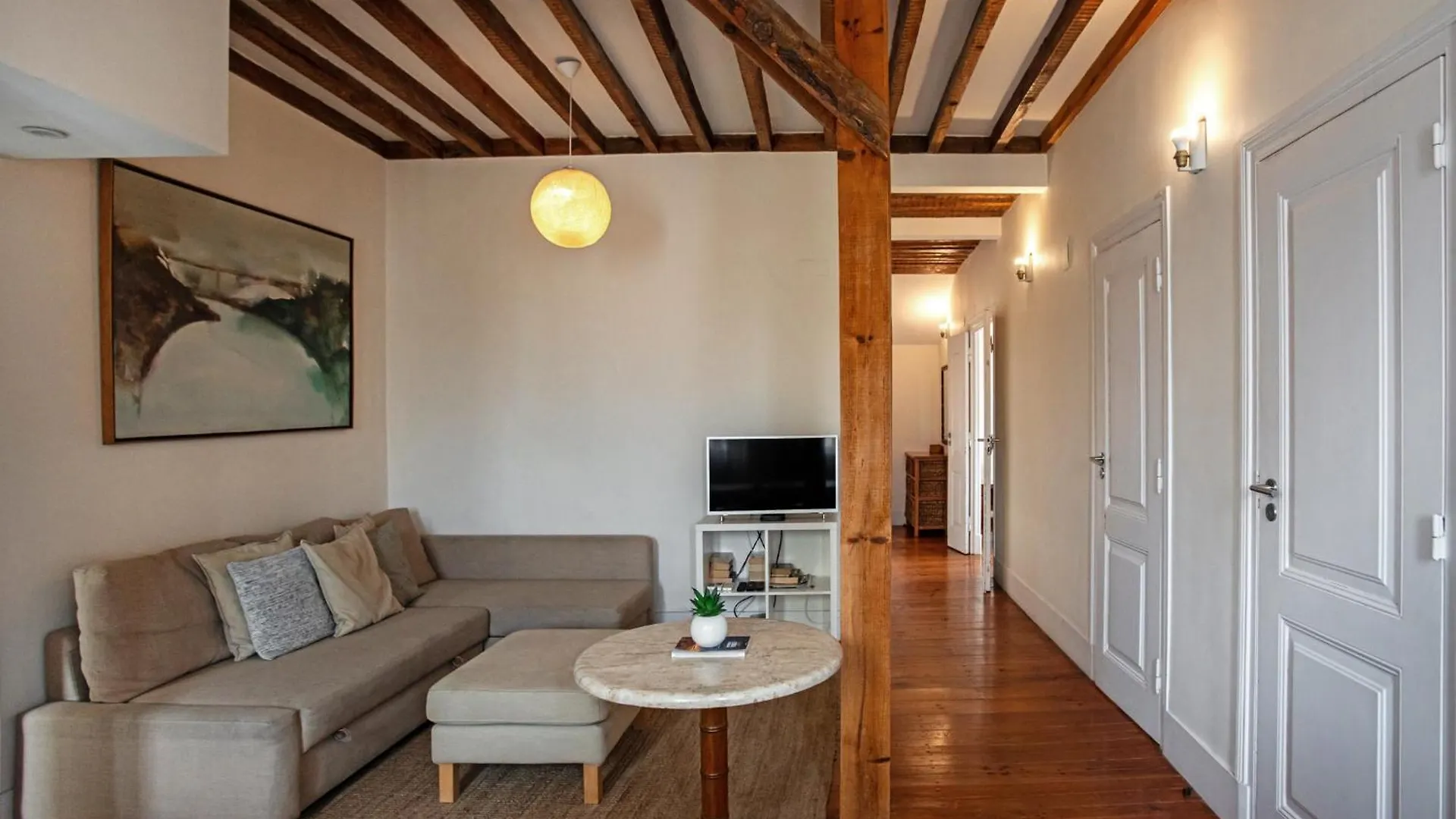 Large Family Flat In Campo De Ourique Hotel Lissabon Herberg