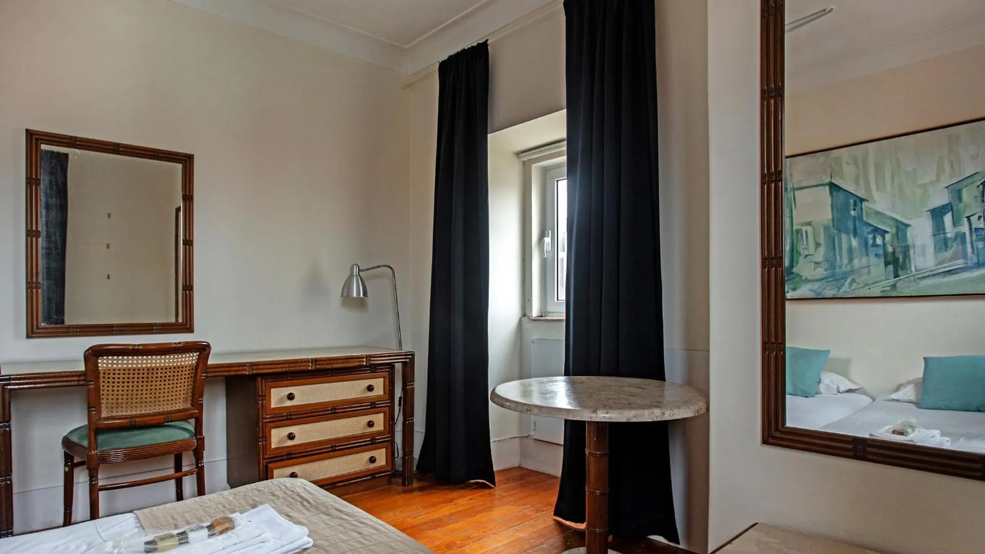Large Family Flat In Campo De Ourique Hotel Lissabon 0*,  Portugal